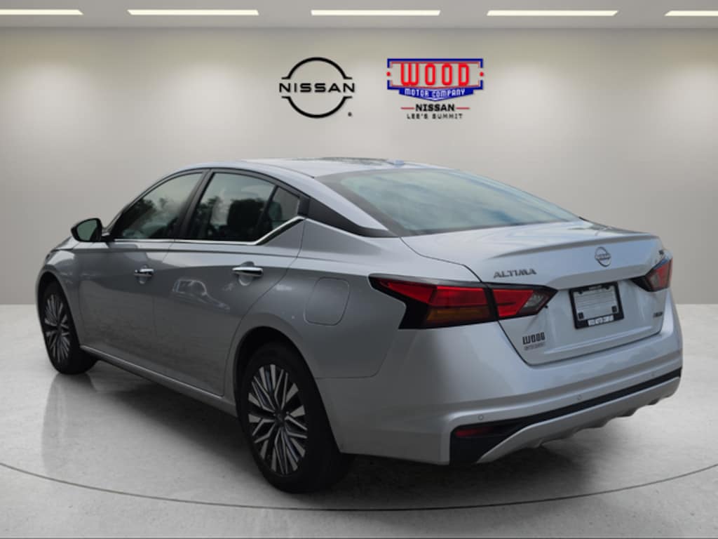 Used 2024 Nissan Altima 2.5 SV Sedan