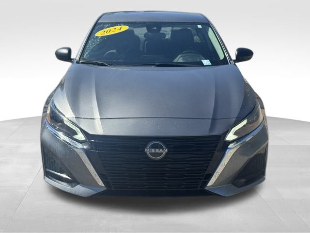 2024 Nissan Altima 2.5 SV photo 2