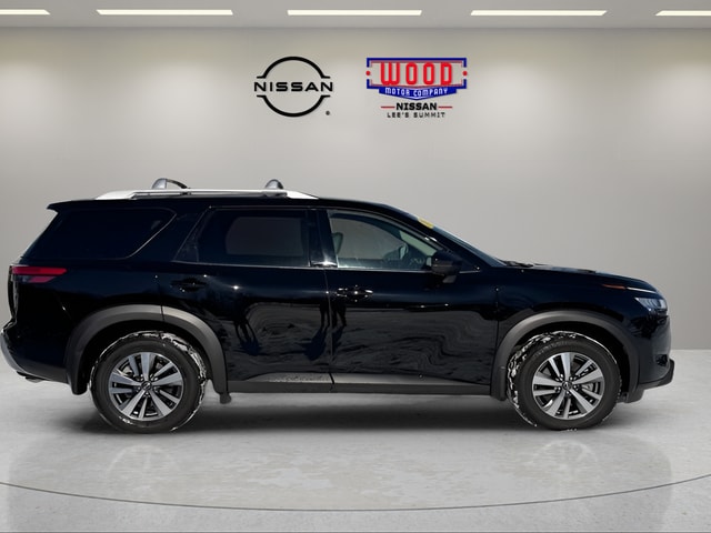 Used 2023 Nissan Pathfinder SL with VIN 5N1DR3CC4PC258704 for sale in Kansas City