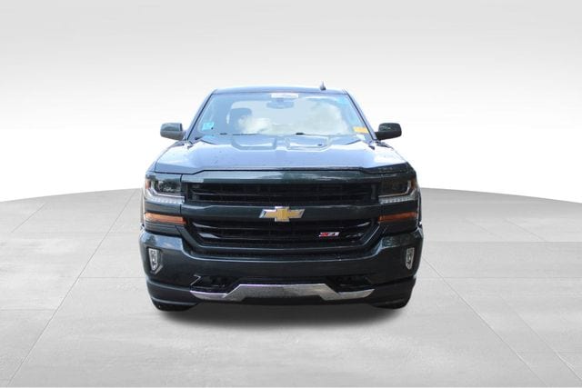 Used 2018 Chevrolet Silverado 1500 LT Z71 with VIN 3GCUKREC9JG432750 for sale in Hurst, TX