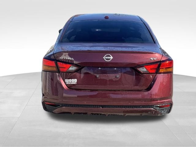 2024 Nissan Altima 2.5 SV photo 2