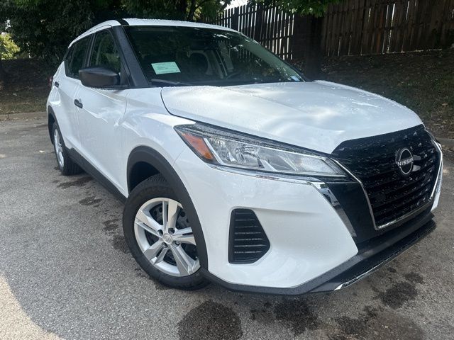 2025 Nissan KICKS PLAY Base's photo
