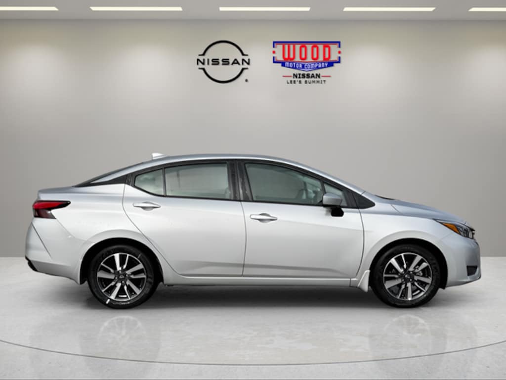 New 2025 Nissan Versa 1.6 SV Sedan