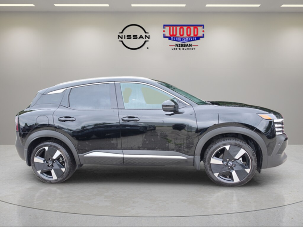 Used 2025 Nissan Kicks SR SUV