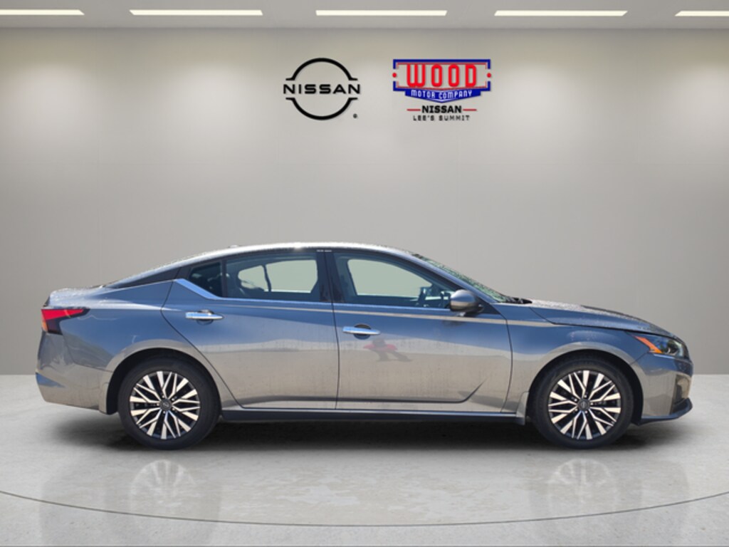 Used 2024 Nissan Altima 2.5 SV Sedan