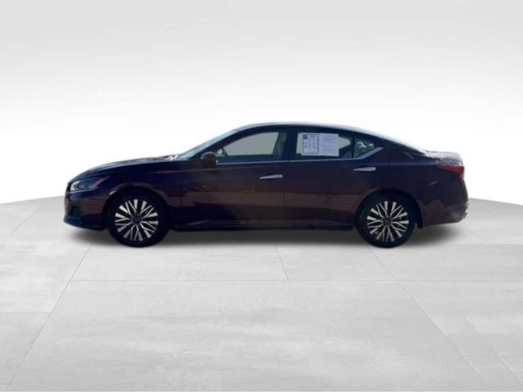 Used 2023 Nissan Altima 2.5 SV Sedan
