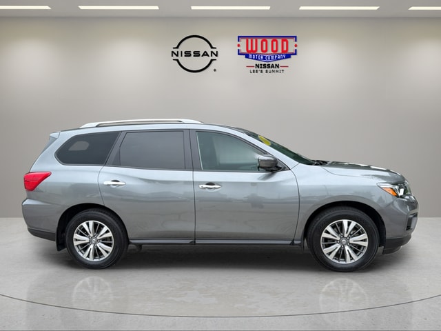 Used 2020 Nissan Pathfinder SL with VIN 5N1DR2CM2LC634846 for sale in Kansas City