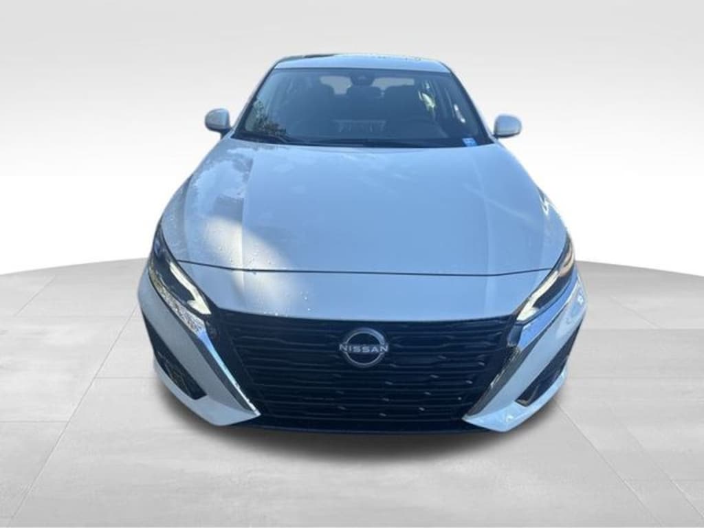 New 2025 Nissan Altima SL Sedan