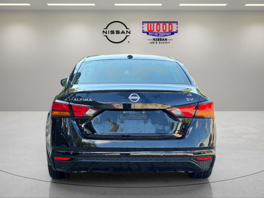 Used 2024 Nissan Altima 2.5 SV Sedan