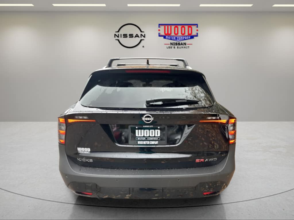 New 2026 Nissan Kicks SR SUV