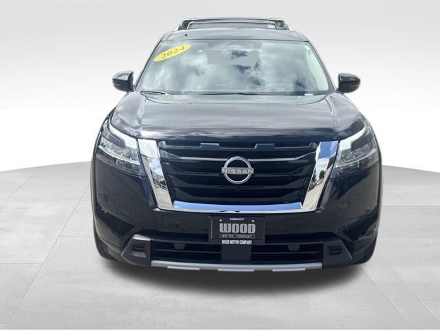 2024 Nissan Pathfinder SL photo 2
