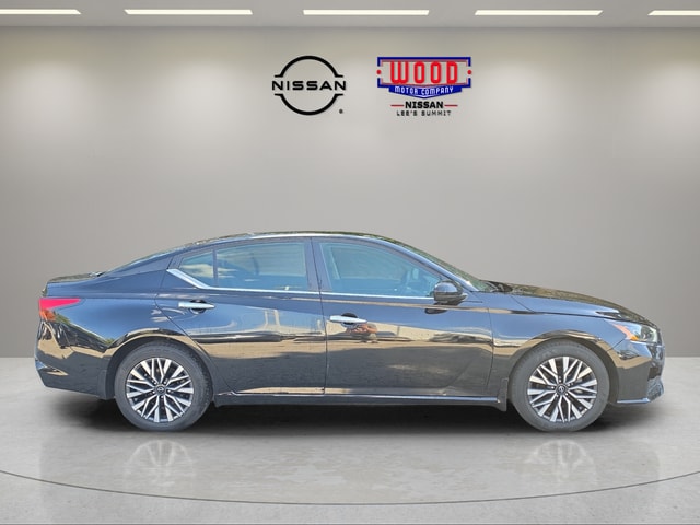 Used 2024 Nissan Altima SV with VIN 1N4BL4DV2RN329754 for sale in Kansas City