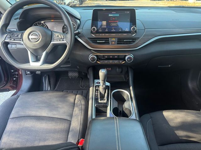 2024 Nissan Altima 2.5 SV photo 3