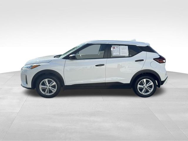 2025 Nissan Kicks Play S photo 3