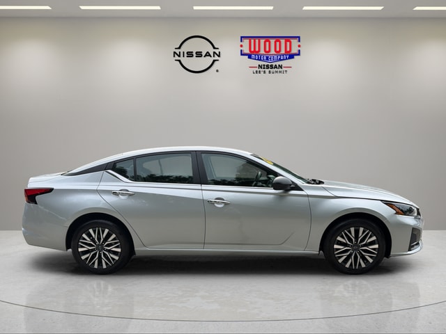 Used 2024 Nissan Altima SV with VIN 1N4BL4DW6RN363298 for sale in Kansas City