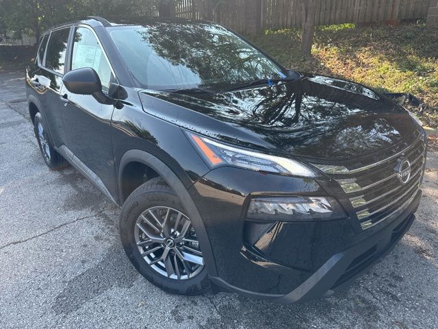 2026 Nissan Rogue S's photo