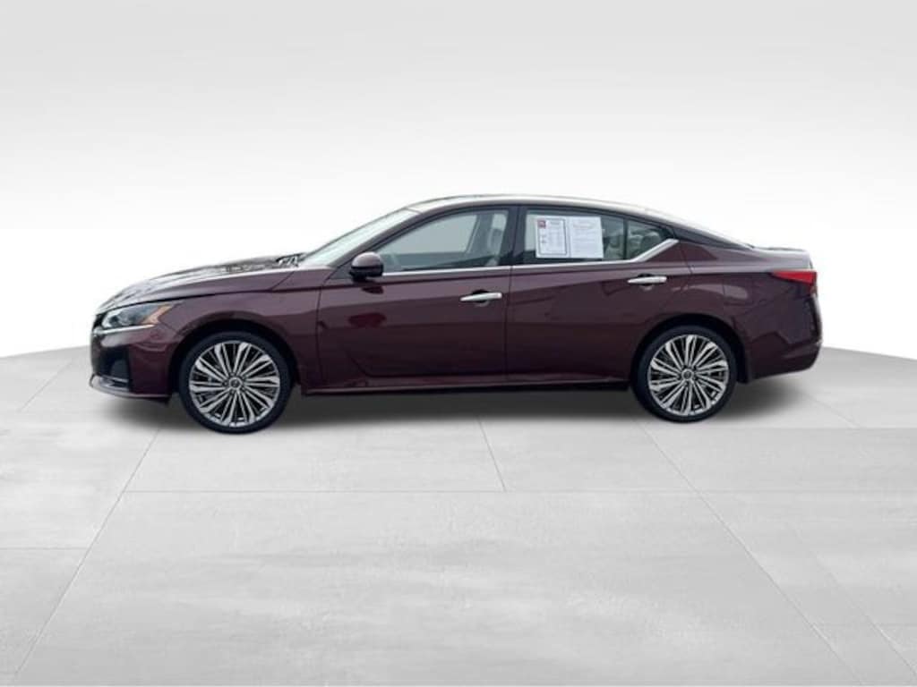 Used 2024 Nissan Altima 2.5 SL Sedan