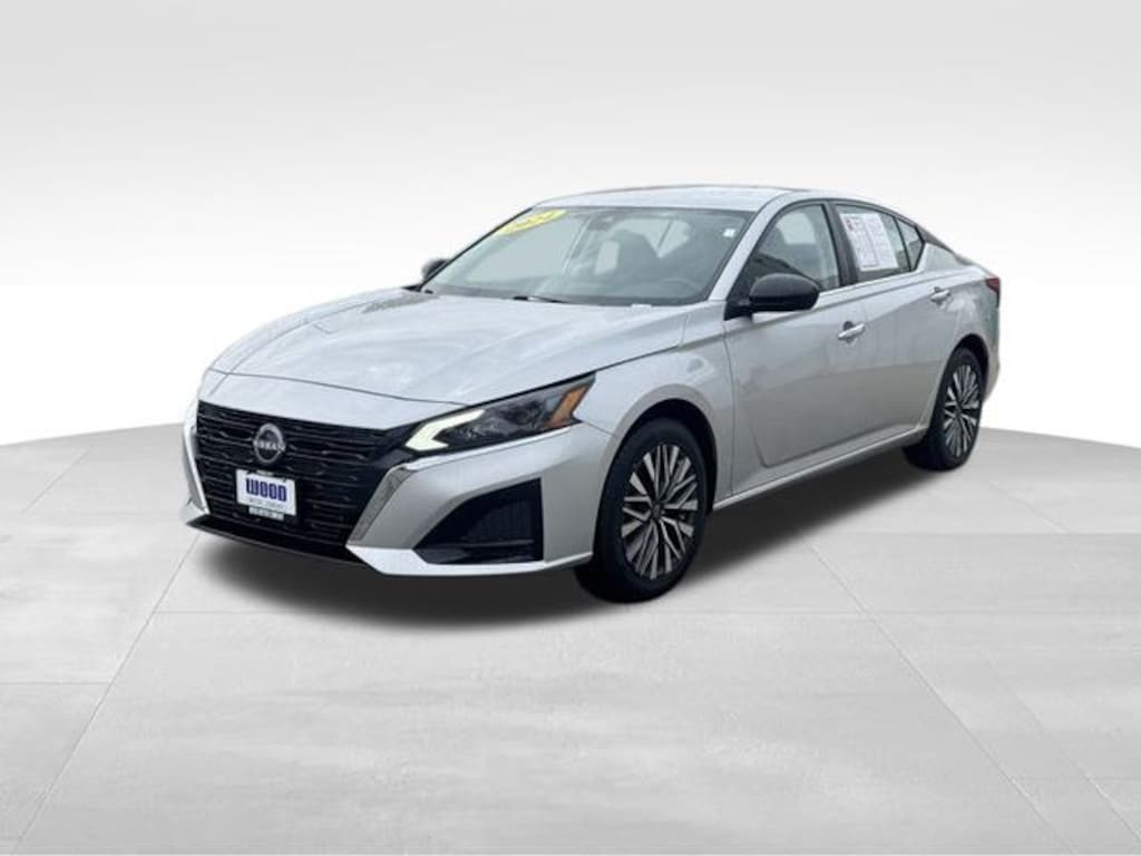 Used 2024 Nissan Altima 2.5 SV Sedan