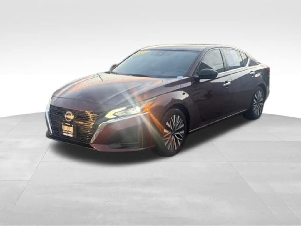Used 2024 Nissan Altima 2.5 SV Sedan