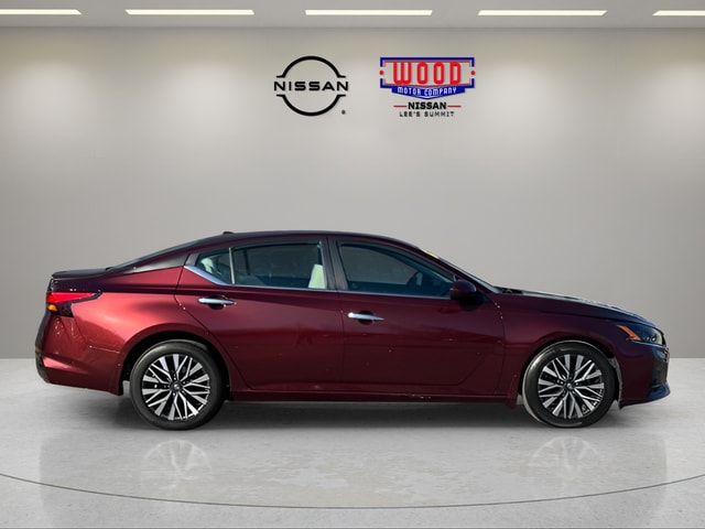 Used 2023 Nissan Altima SV with VIN 1N4BL4DV7PN313773 for sale in Kansas City