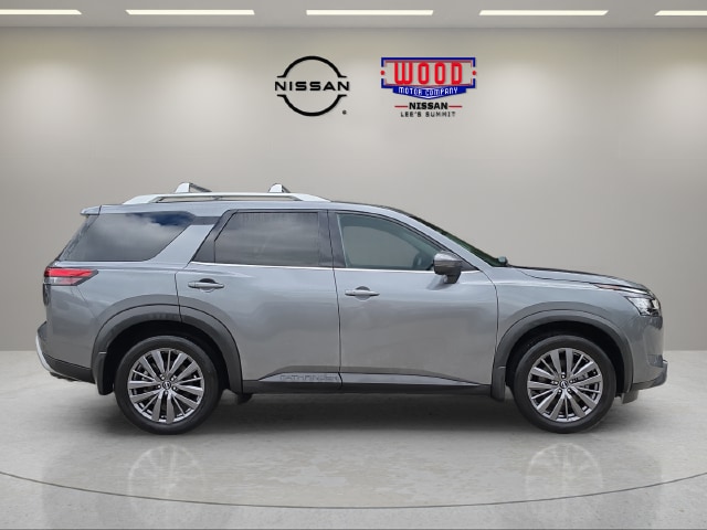 Used 2022 Nissan Pathfinder SL with VIN 5N1DR3CD4NC205264 for sale in Kansas City