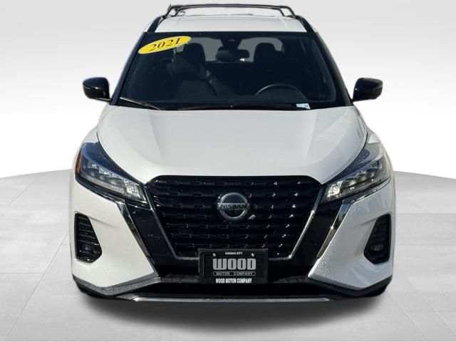 2021 Nissan Kicks SR photo 2