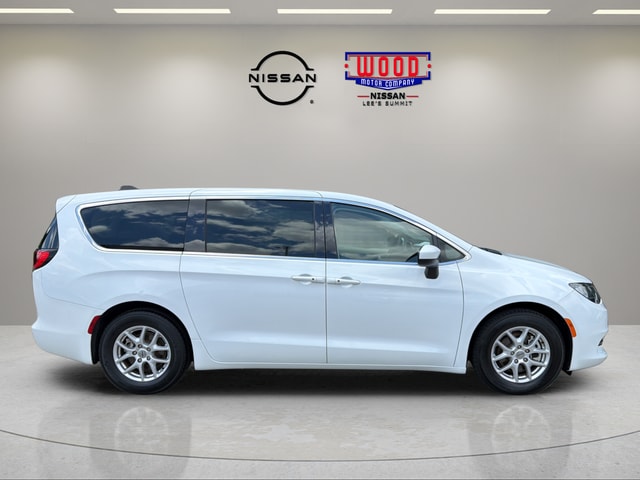 Used 2022 Chrysler Voyager LX with VIN 2C4RC1CGXNR223639 for sale in Kansas City