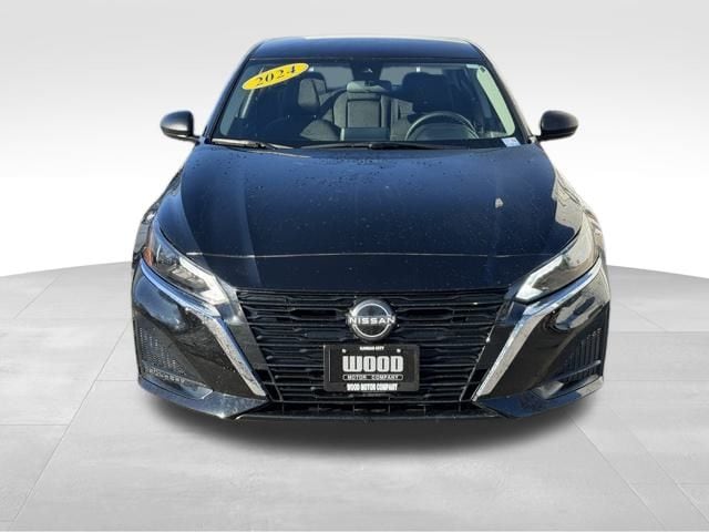 Used 2024 Nissan Altima SV with VIN 1N4BL4DV5RN388300 for sale in Kansas City