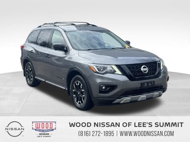 2020 Nissan Pathfinder SL's photo