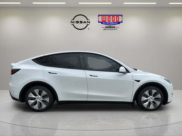 Used 2021 Tesla Model Y Long Range with VIN 5YJYGDEE5MF263599 for sale in Lee's Summit, MO