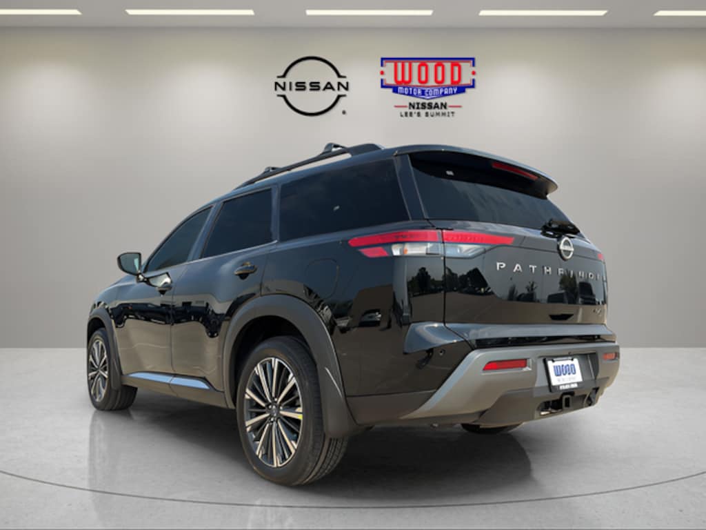 New 2026 Nissan Pathfinder Platinum SUV