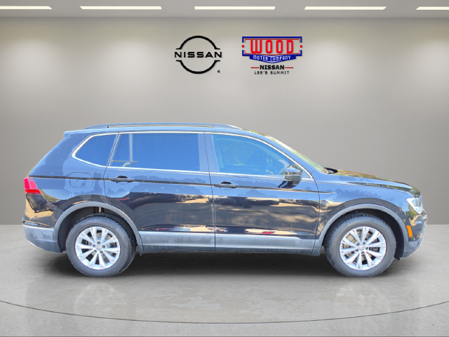 Used 2018 Volkswagen Tiguan SE with VIN 3VV3B7AX9JM178680 for sale in Kansas City