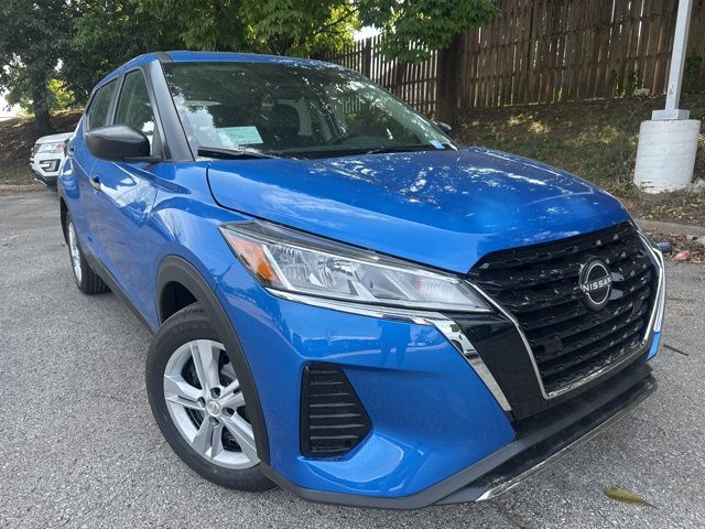 2025 Nissan KICKS PLAY Base's photo