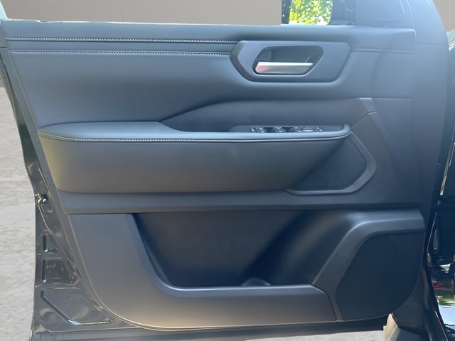 2026 Nissan Armada SV - Photo 14