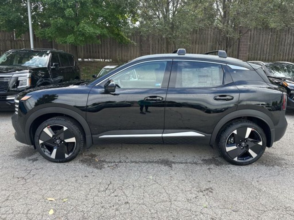 New 2026 Nissan Kicks SR SUV