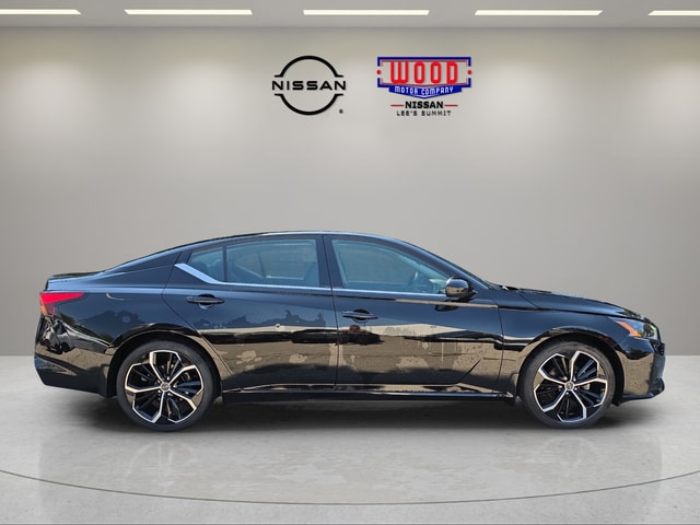 Used 2023 Nissan Altima SR with VIN 1N4BL4CV8PN402382 for sale in Kansas City
