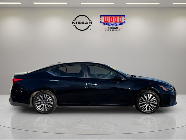 Used 2024 Nissan Altima SV with VIN 1N4BL4DV5RN388300 for sale in Kansas City