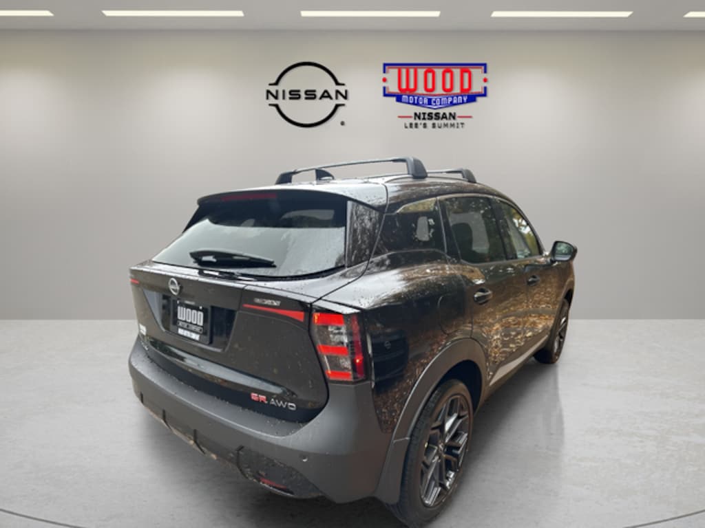 New 2026 Nissan Kicks SR SUV