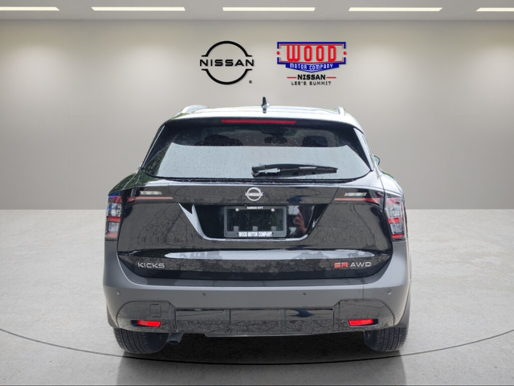 Used 2025 Nissan Kicks SR SUV