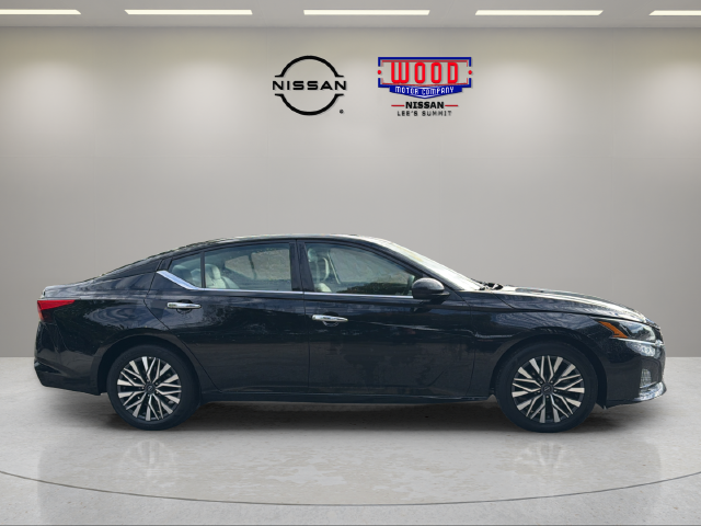 Used 2025 Nissan Altima SV with VIN 1N4BL4DV7SN330548 for sale in Kansas City