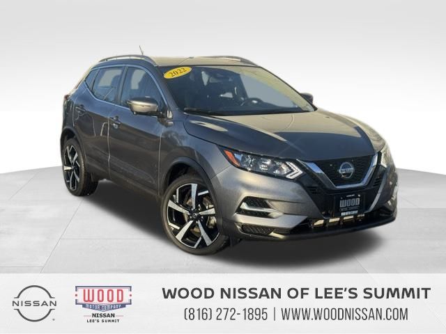 2022 Nissan Rogue Sport SL's photo
