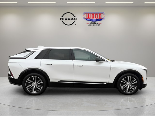 Used 2024 Cadillac LYRIQ Luxury 1 with VIN 1GYKPPRLXRZ122264 for sale in Kansas City