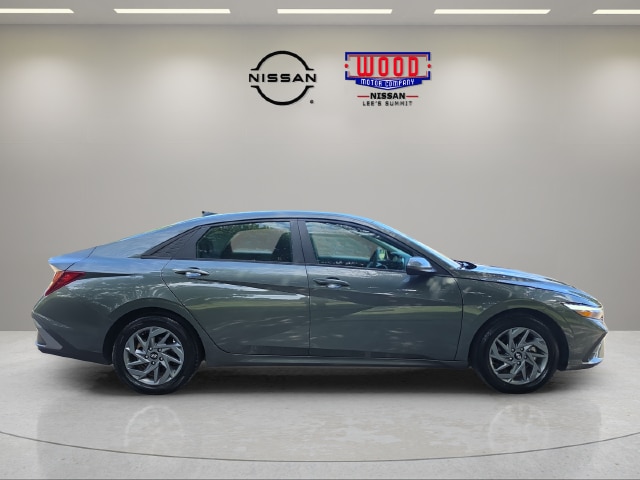 Used 2024 Hyundai Elantra SEL with VIN KMHLM4DG3RU823703 for sale in Kansas City
