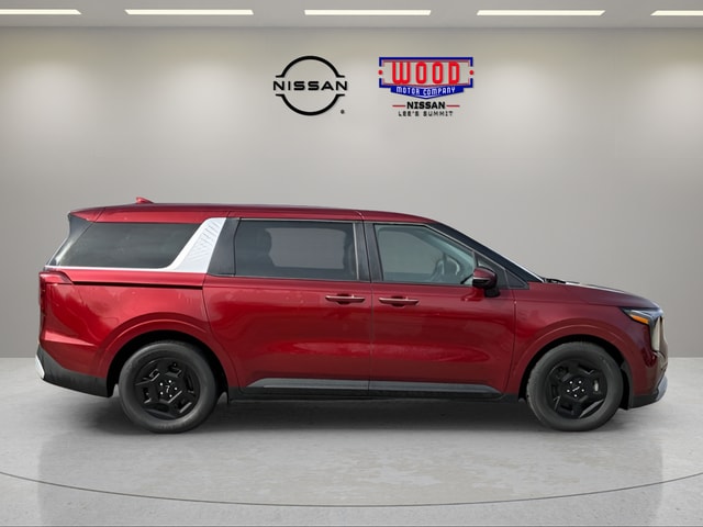 Used 2025 Kia Carnival LXS with VIN KNDNB5K33S6498005 for sale in Kansas City