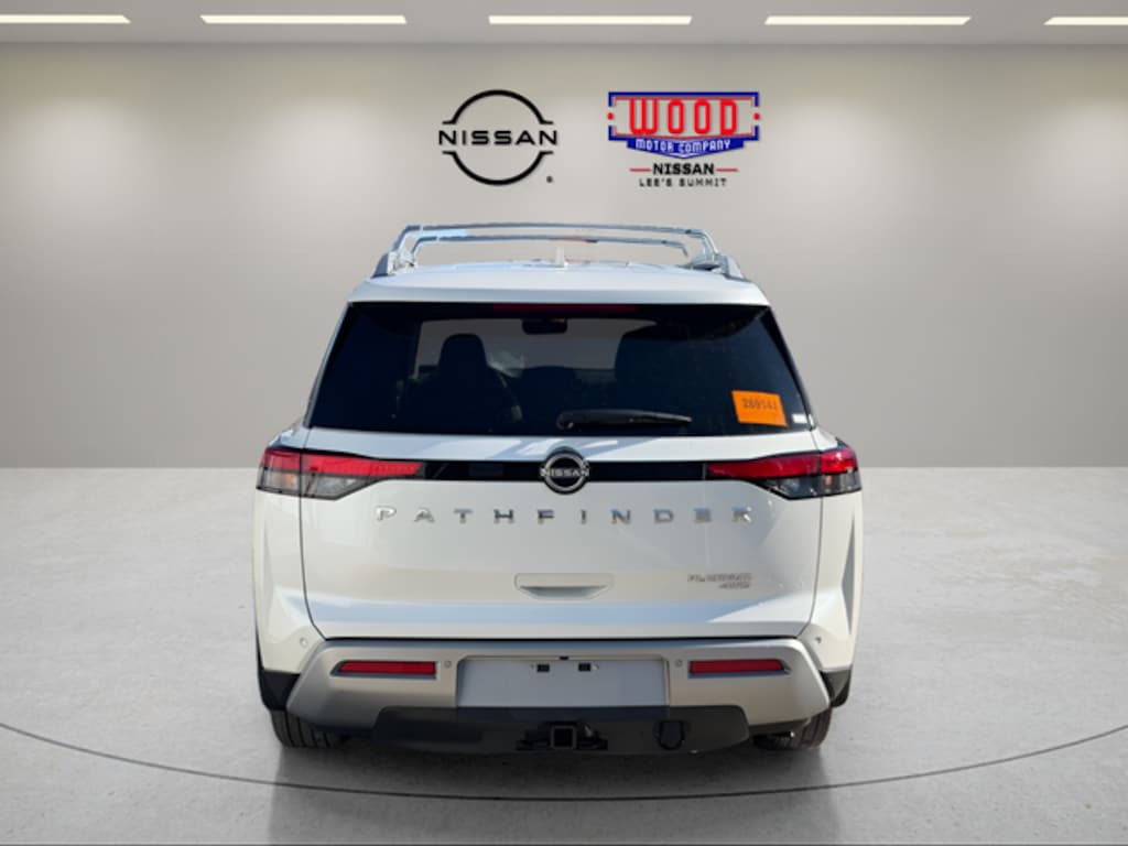 Used 2024 Nissan Pathfinder Platinum SUV