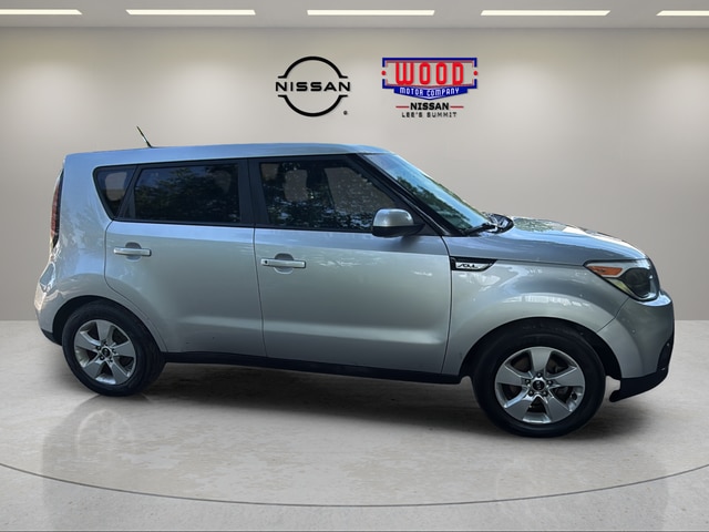Used 2017 Kia Soul Base with VIN KNDJN2A2XH7503006 for sale in Kansas City
