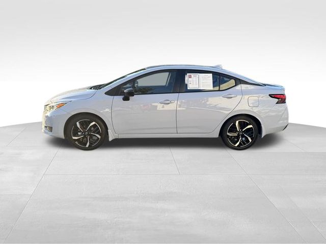 2025 Nissan Versa 1.6 SR photo 4
