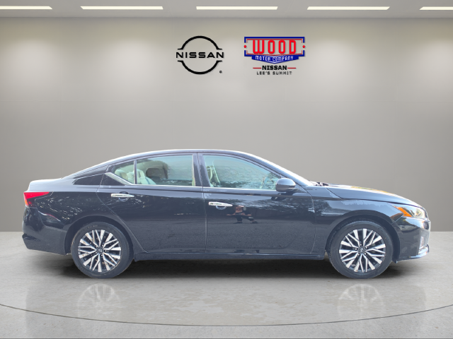 Used 2025 Nissan Altima SV with VIN 1N4BL4DV7SN330548 for sale in Kansas City