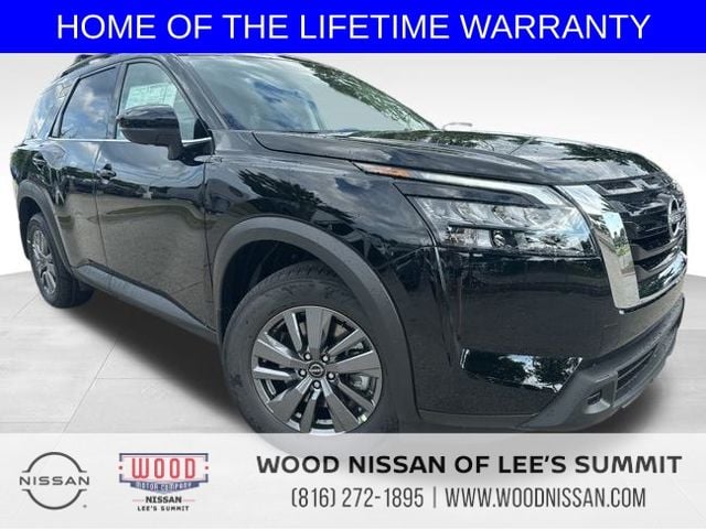 2025 Nissan Pathfinder SV's photo