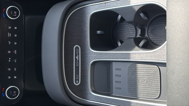 2026 Hyundai Palisade Limited - Photo 8